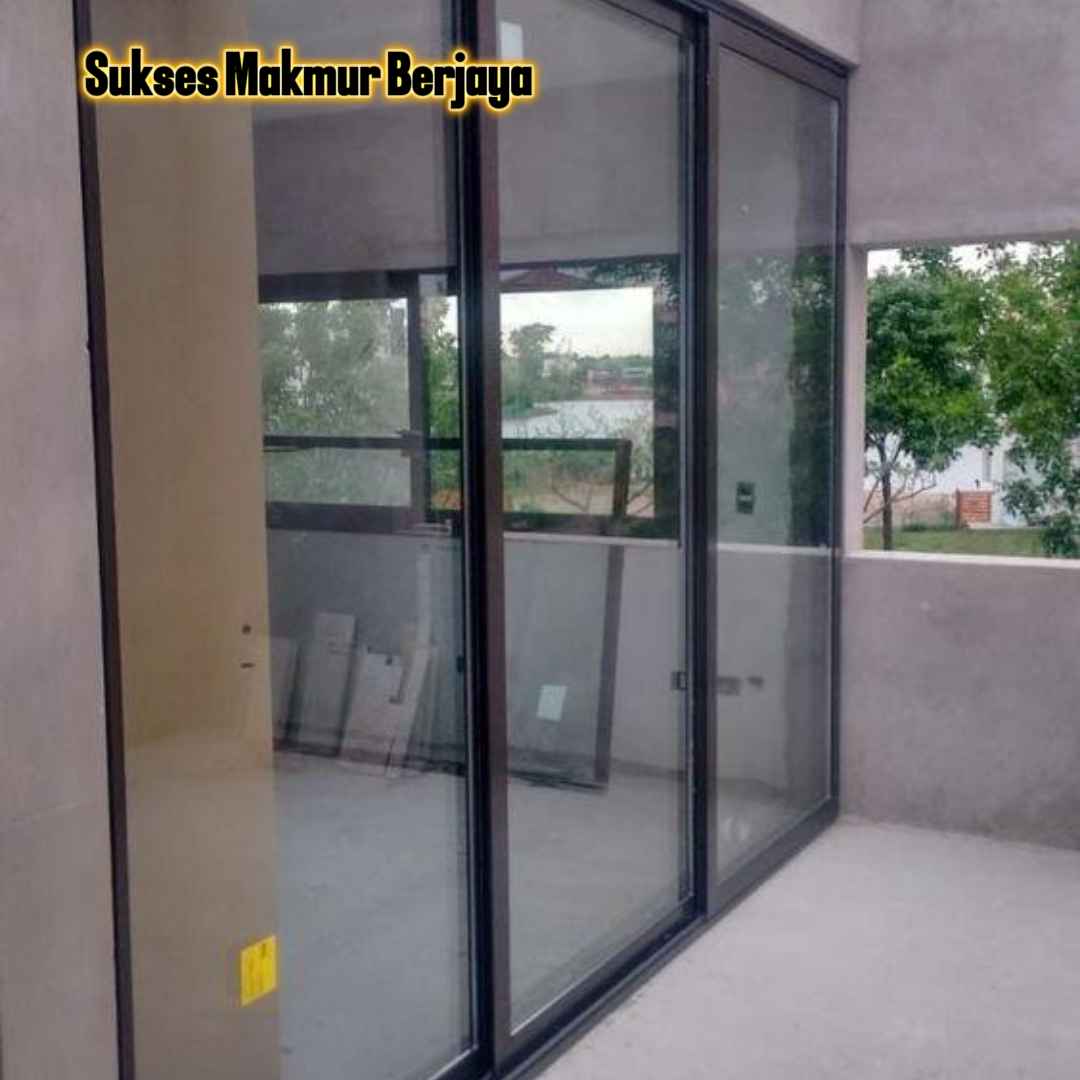 Tukang kaca terdekat di Bambu Apus